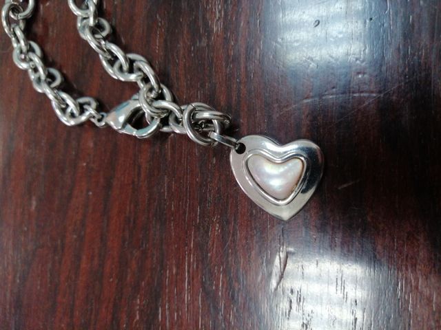 Braccialetto con charm a forma di Cuore . Nuovo. 