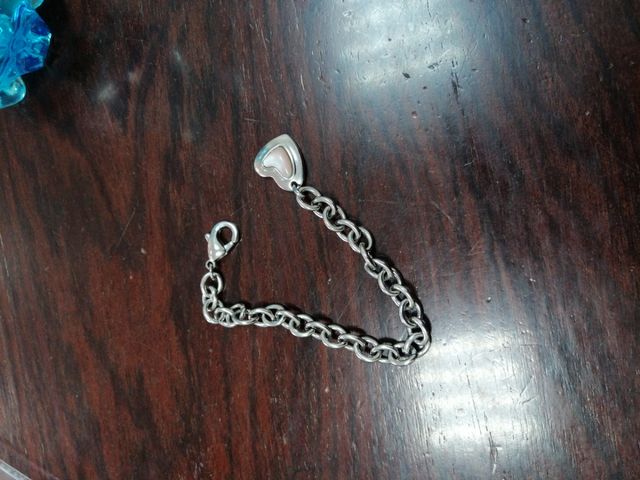 Braccialetto con charm a forma di Cuore . Nuovo. 