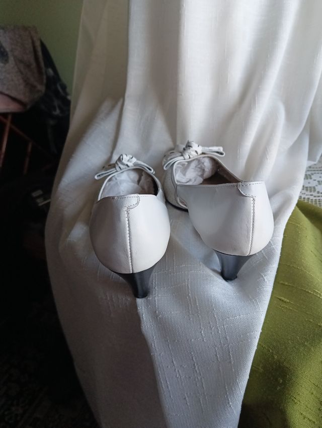 Zapatos blancos piel