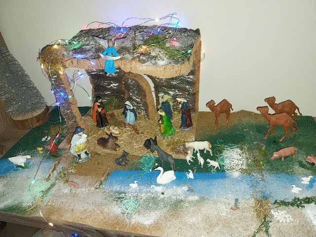 Arbolí de navidad i pasebre