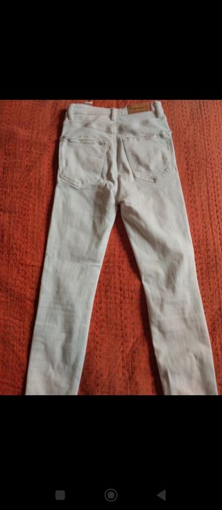 Pantalón vaquero de Stradivarius