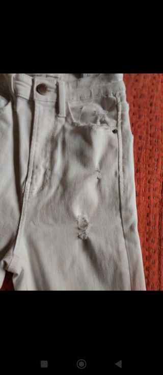 Pantalón vaquero de Stradivarius