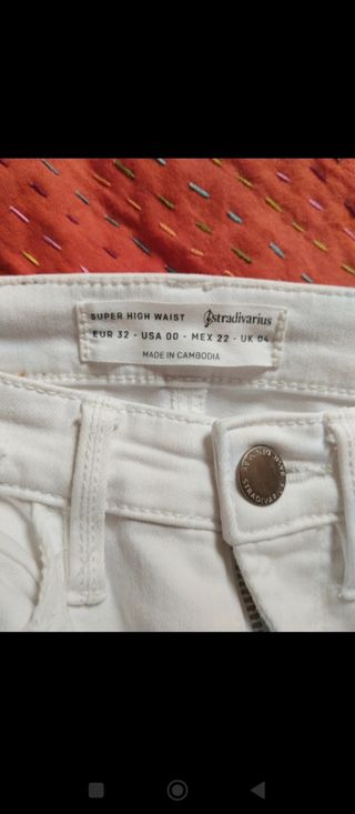 Pantalón vaquero de Stradivarius