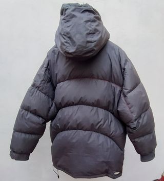 Chaquetón pluma Nike gris