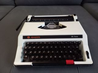 MAQUINA DE ESCRIBIR 