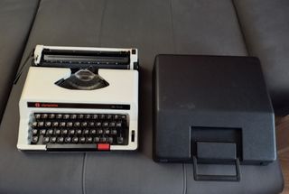 MAQUINA DE ESCRIBIR 