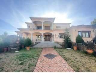 Chalet independiente en los cigarrales- la bastida