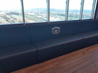 Mobiliario con logo, teteria , pub, bar