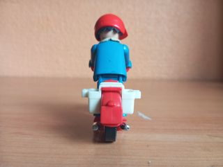 140. Playmobil moto roja antigua motorista 3208