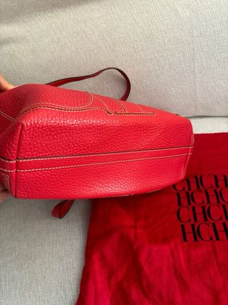 Bolso Carolina Herrera de cuero. Muy buen estado