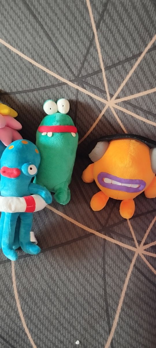 Set peluche stessa serie