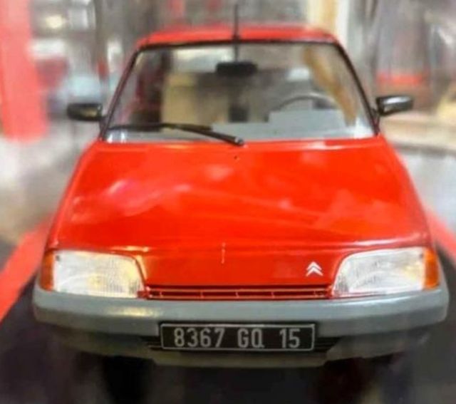 CITROËN AX. NUEVO. 1:24.
