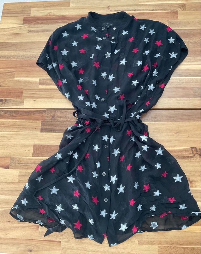 Top semitransparente con estrellas