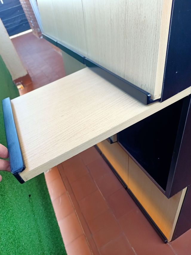 URGE Mueble de madera