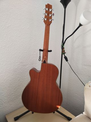 Guitarra acústica J. Álvarez