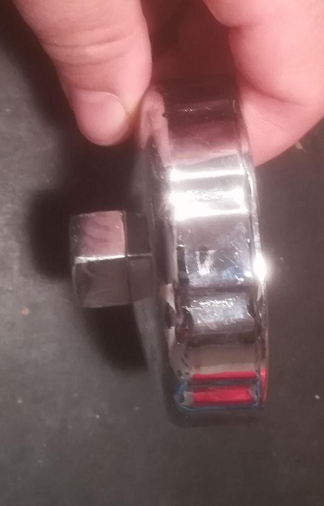 Chiave per filtri olio motore da 80 cm.