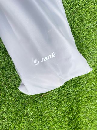 Jane Barrera de cama