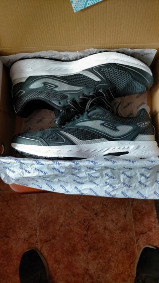 Zapatillas running Joma.