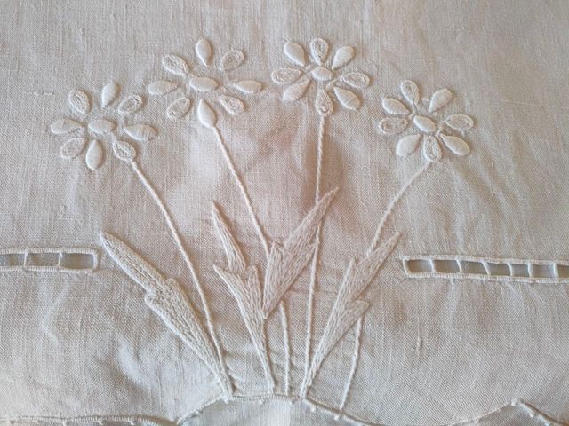 Asciugamano vintage misto lino ricamata