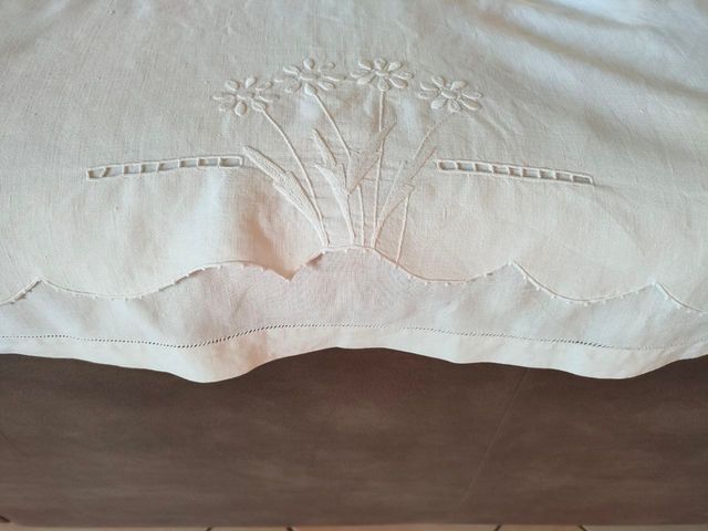 Asciugamano vintage misto lino ricamata