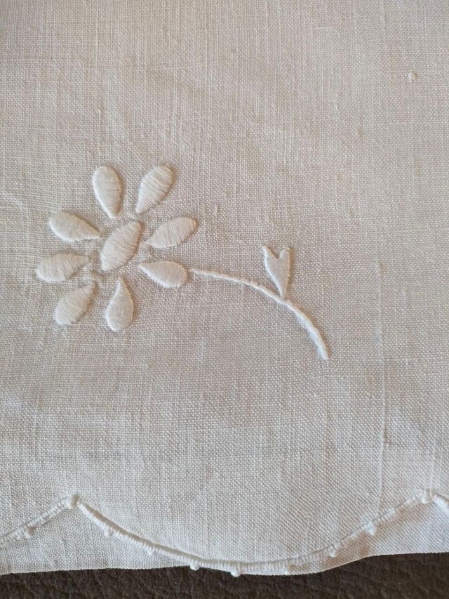 Asciugamano vintage misto lino ricamata