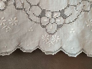 Asciugamano vintage misto lino con ricami floreali