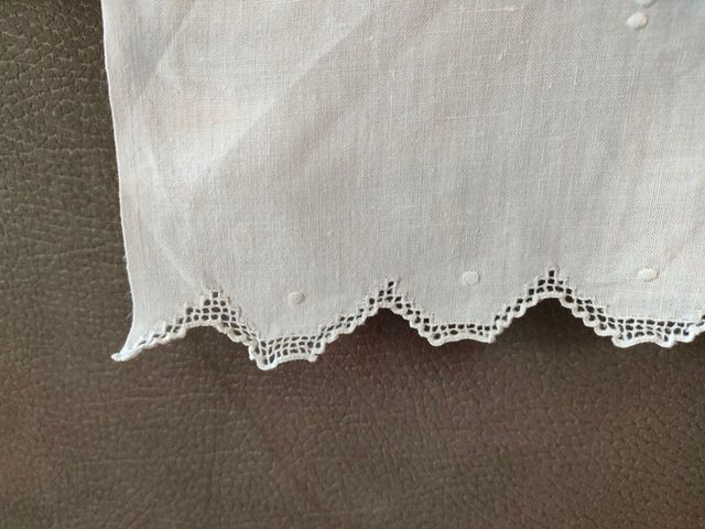 Asciugamano vintage misto lino con ricami floreali