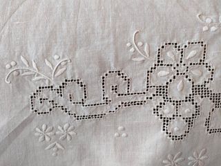 Asciugamano vintage misto lino con ricami floreali