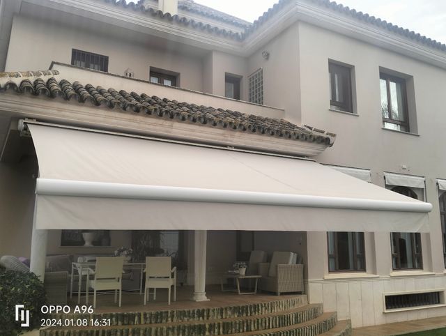 Magnífico toldo jardín. Para bar, cafetería, etc.