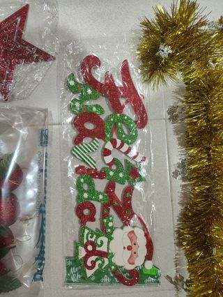 Árbol de navidad con adornos