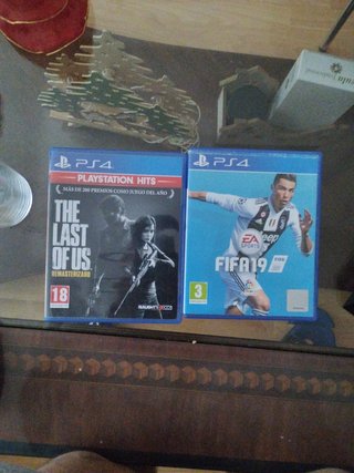 Play station 4 500 GB + 2 juegos + 1 mando azul