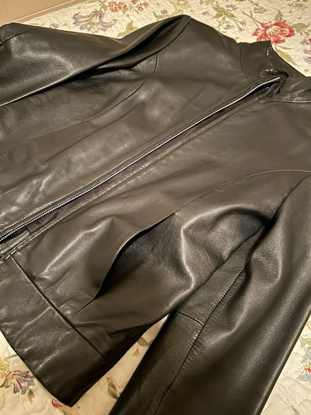 Cazadora de piel negra Talla P