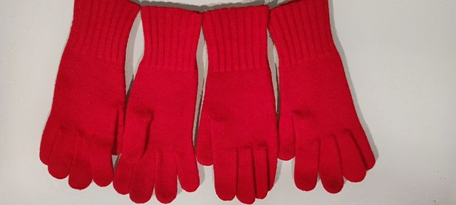 2 paia di guanti rossi 