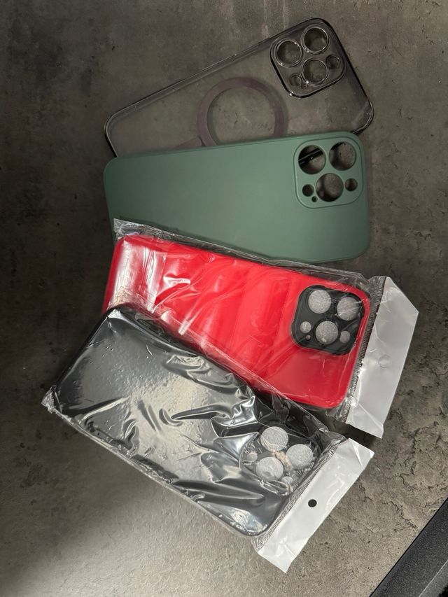 4 Fundas iPhone 14 Pro Max