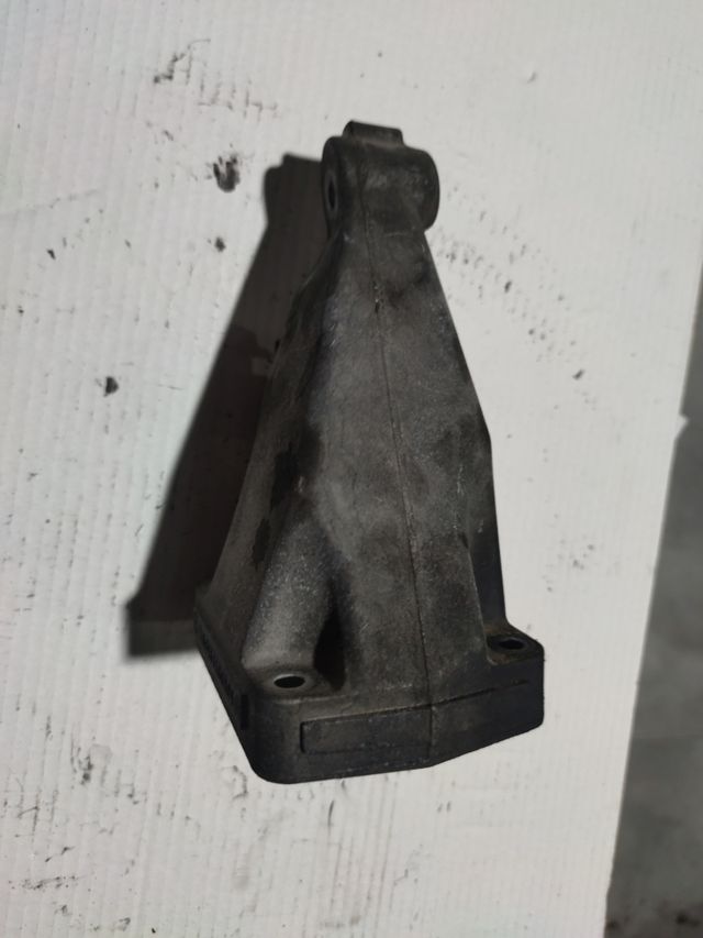 Soporte motor diesel derecho Mercedes