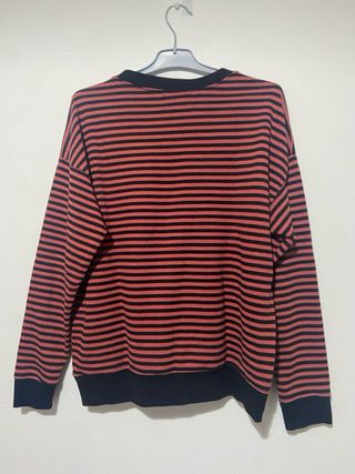 sudadera rayas roja y negra pull and bear