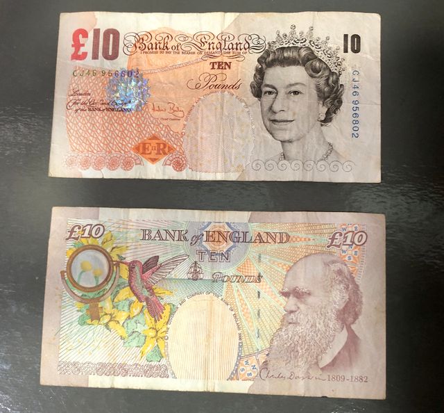 2 Billetes de 10 pounds 10 libras año 2000