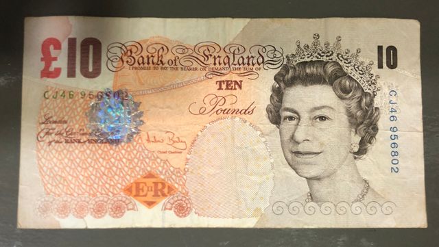 2 Billetes de 10 pounds 10 libras año 2000