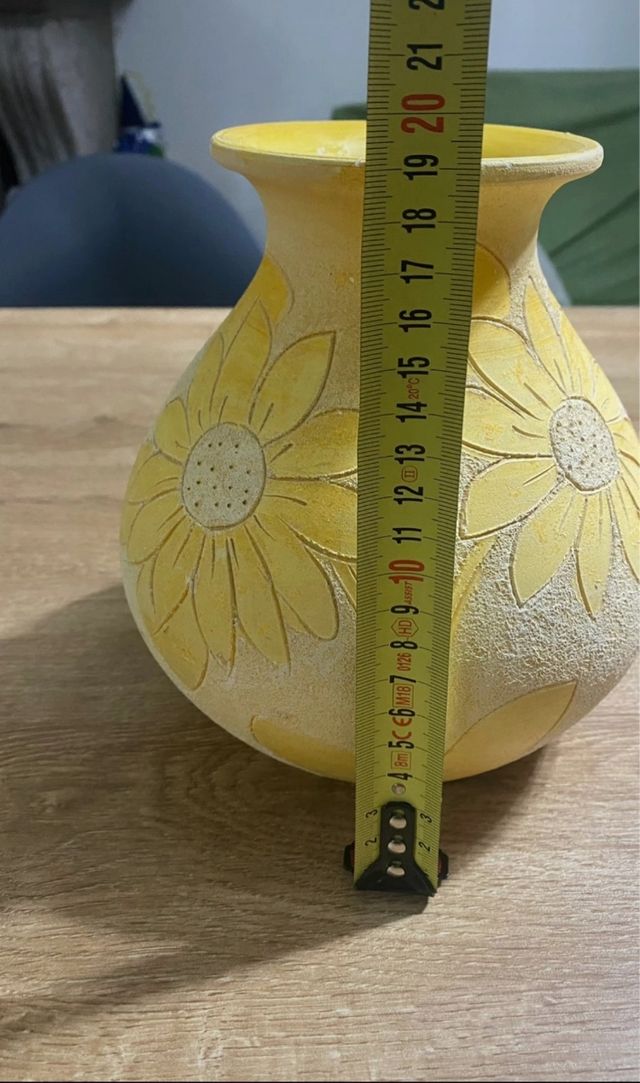 Vaso portafiori dipinto a mano.