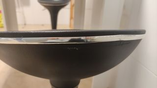 Mesa de Cocina Fija alta y dos taburetes