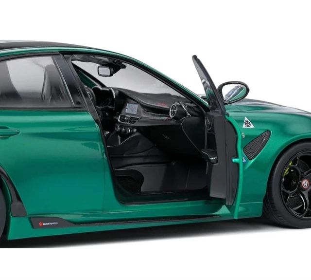 Maqueta alfa romeo giulia 1/18