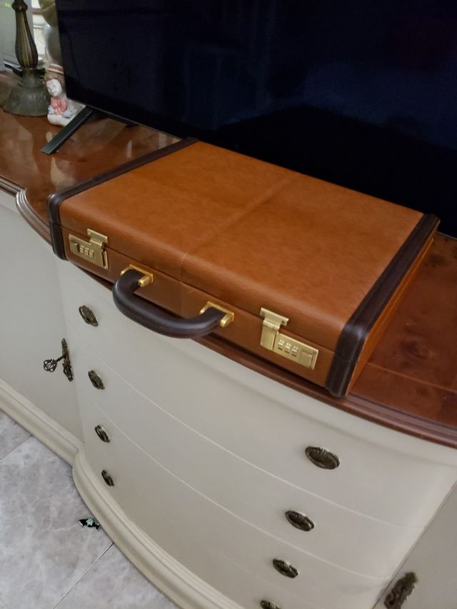 Maletin rigido de piel de Ubrique