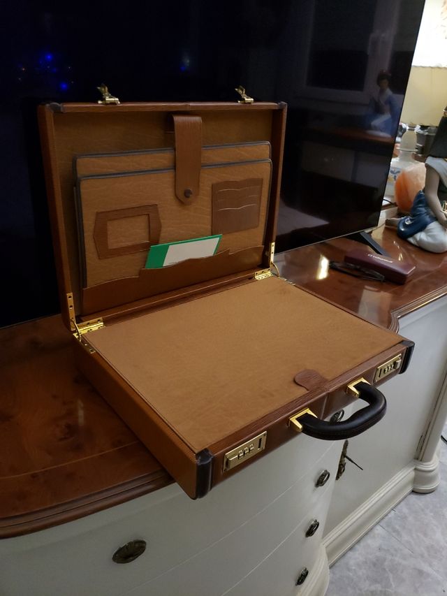 Maletin rigido de piel de Ubrique