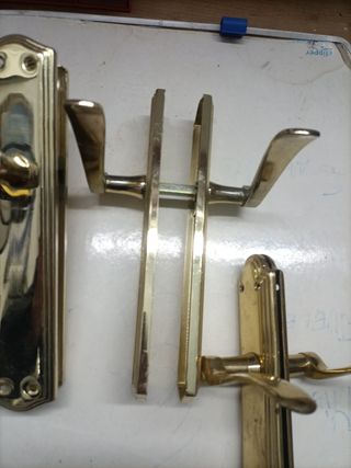 Manillas de Puerta Plana Oro