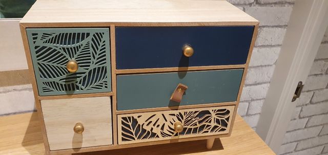 Caja ordenadora con cajones