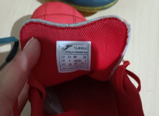 Botas de fútbol tacos niño