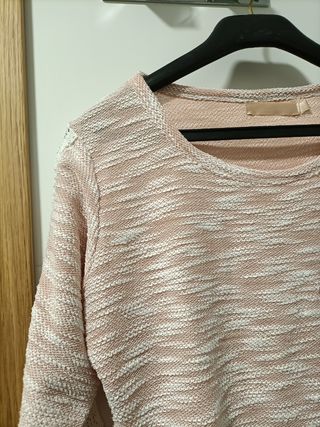 Jersey rosa Bershka.