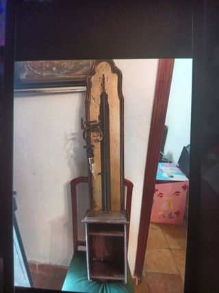 Mueble antiguo teléfono