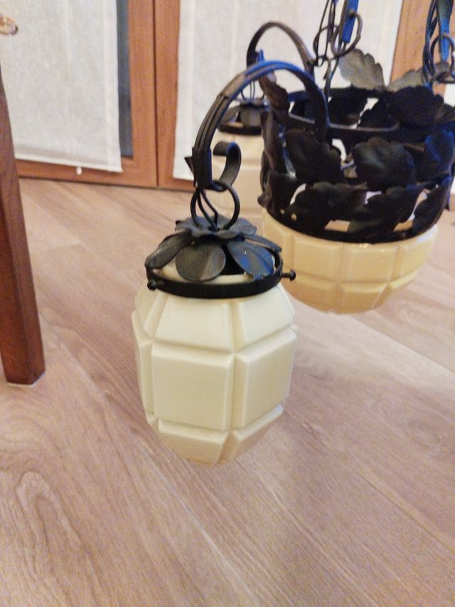 Lampadario vintage in ferro battuto 