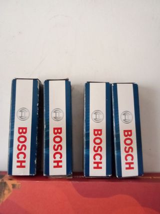 quattro candele per auto bosch 